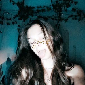 Meet your Posher, Alexis